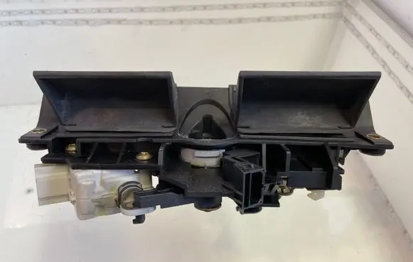 Audi A6 S6 C5 4B Tailgate/trunk/boot exterior handle 4B0827565H
