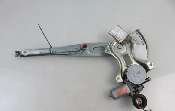 Toyota Urban Cruiser (XP110) Front door window regulator with motor 