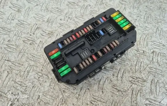 BMW 4 F32 F33 Fuse module 9389068 61149389068