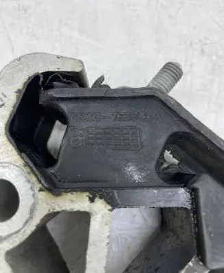 Ford Mustang VI Gearbox mount FR3C7E373A