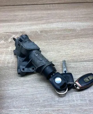 Volkswagen PASSAT B5 Ignition lock 4B0905851A 4B0905849