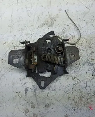 Audi A4 S4 B5 8D Engine bonnet/hood lock/catch