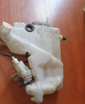 Mercedes-Benz CLS C219 Windshield washer fluid reservoir/tank 2118601460