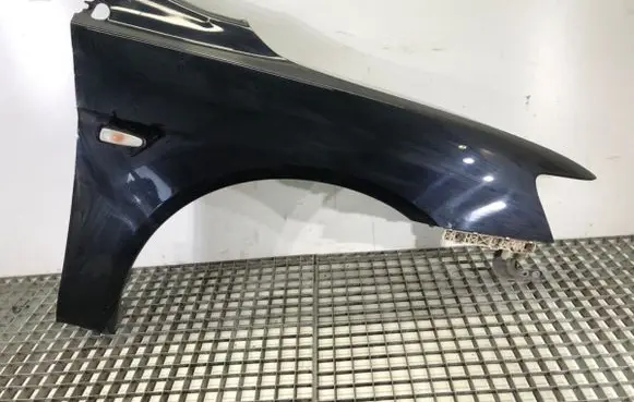 Mitsubishi Lancer VIII Fender