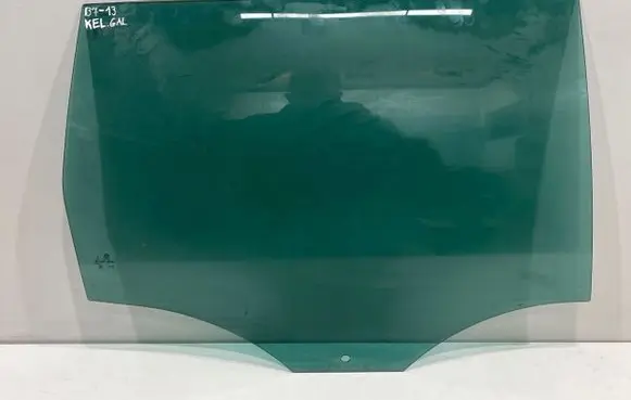 Volkswagen PASSAT B7 Rear door window glass 43R007954 A011404