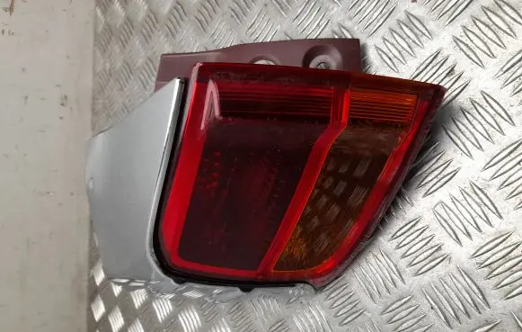Toyota RAV 4 (XA40) Rear/tail lights 4625