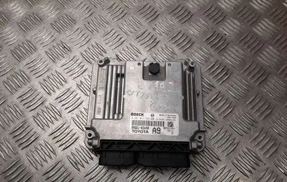 Toyota Corolla E120 E130 Engine control unit/module 8966102A90