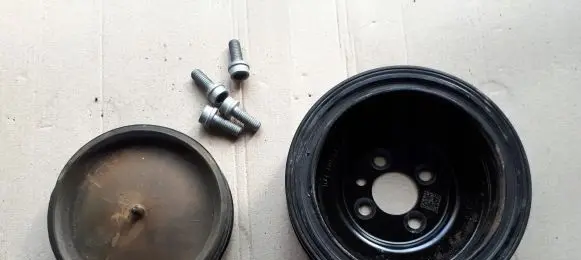 Audi A4 S4 B9 Crankshaft pulley 04L105243