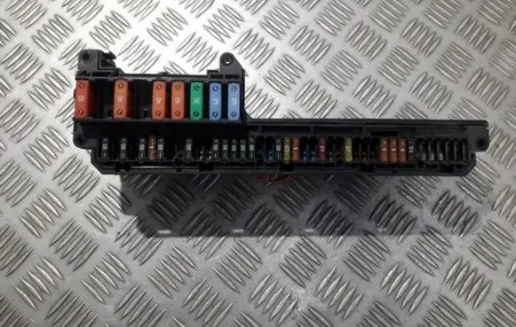 BMW 5 E60 E61 Fuse box set 6114695733002 15713290