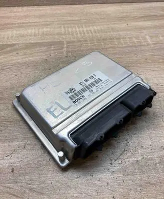 Volkswagen PASSAT B5 Engine control unit/module ECU 071906018P 0261206165
