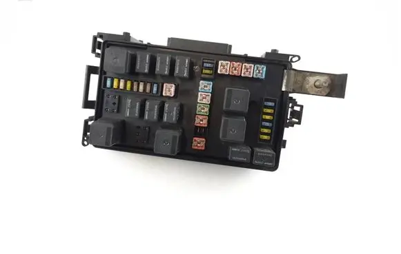 Chrysler 300 - 300C Fuse module 04692233AA P04692233AA