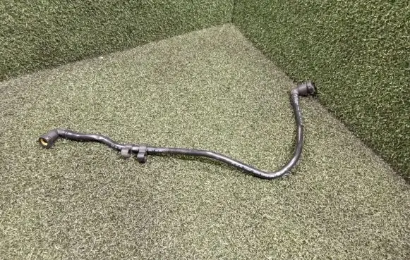 Land Rover Defender Engine coolant pipe/hose P108D P1080