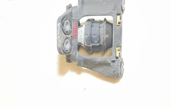 Engine mount bracket