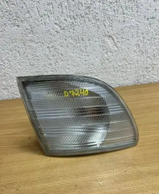 Mercedes-Benz Vito Viano W638 Front fender indicator light 6388200921 D7240