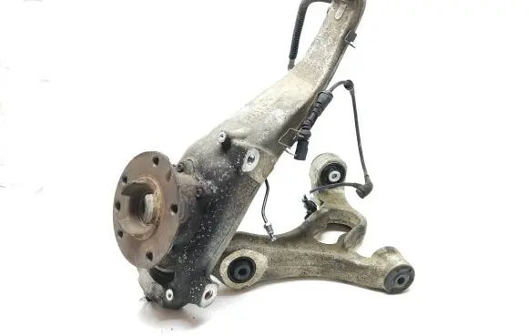 Volkswagen Touareg II Front wheel hub