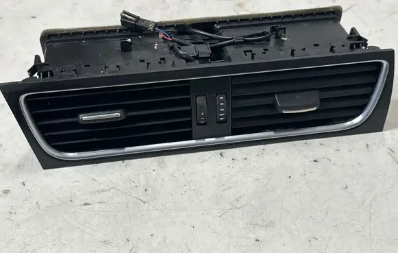 Audi A4 S4 B8 8K Dash center air vent grill 8T1820951C