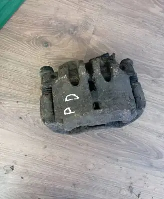 Iveco Daily 35.8 - 9 Front brake caliper