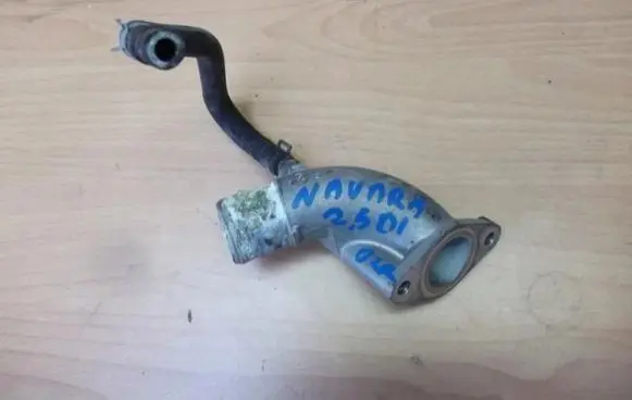 Nissan Navara D22 Engine coolant pipe/hose
