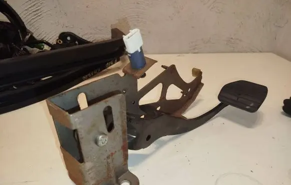 Renault Kangoo II Brake pedal 8200815696 3008719 8200168238