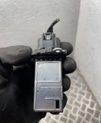 Nissan Juke I F15 Mass air flow meter 226807s000
