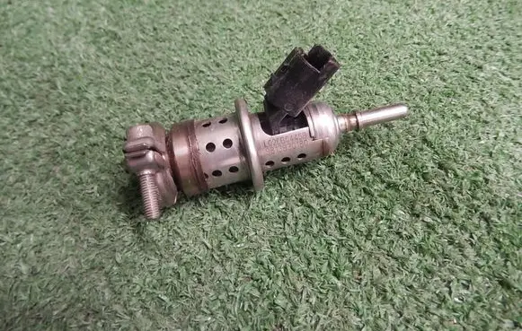Peugeot Partner III AdBlue injector 9813930180