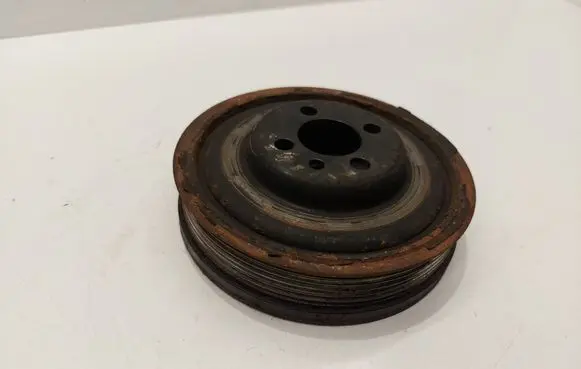 Volkswagen Golf VI Crankshaft pulley 038105243M