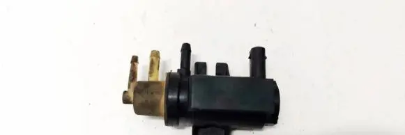 Mercedes-Benz E W212 Turbo solenoid valve A0071531428 09T048