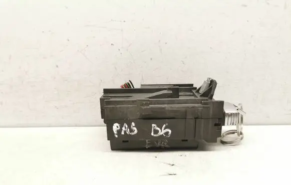 Volkswagen PASSAT B6 Ignition lock 3C0905843M