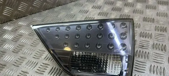 Mitsubishi Outlander Tailgate rear/tail lights