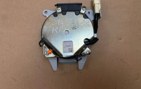 Lexus GS 250 350 300H 450H Hybrid/electric vehicle battery fan 8586730020