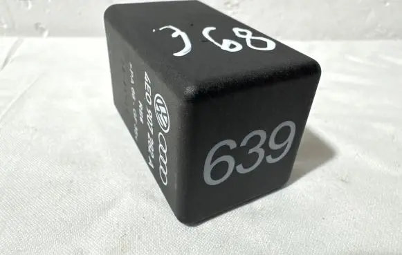 Audi A6 S6 C6 4F Glow plug pre-heat relay 4E0907282A 050811