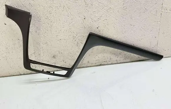 Dashboard glove box trim