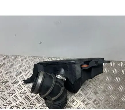BMW 5 G30 G31 G38 Intake resonator 8612084