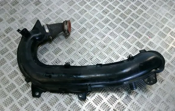 Coolant pipe/hose