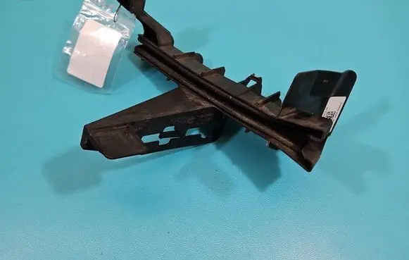 Other engine bay part