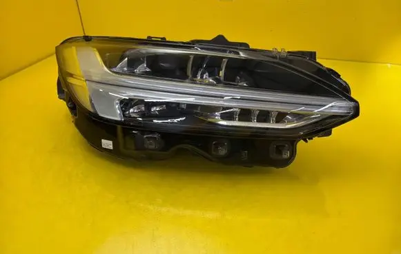 Volvo S90, V90 Headlight/headlamp 32228311