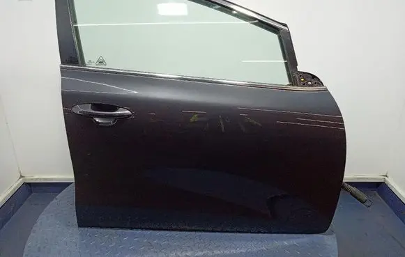 KIA Ceed Front door 