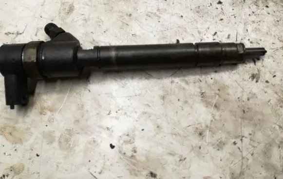 Volvo S60 Fuel injector 0445110298307775262704