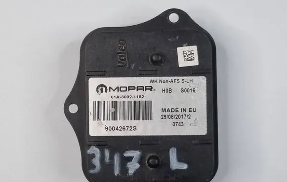 Jeep Grand Cherokee Headlight ballast module Xenon 61A30021182 90042672S