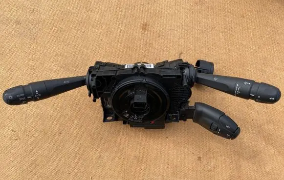 Peugeot Partner III Other switches/knobs/shifts 98262602ZD 1033751603