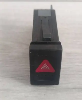 Volkswagen PASSAT B5 Hazard light switch 3B0953235D