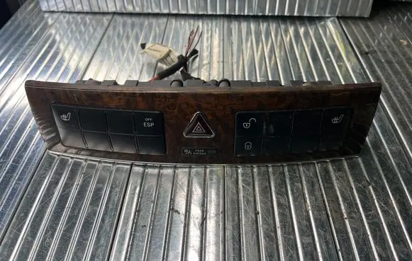 Mercedes-Benz C W203 Hazard light switch 2038702910