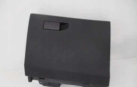Peugeot 5008 II Glove box