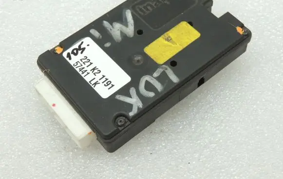 Mitsubishi Pajero Sport I Sunroof control unit/module MR199789