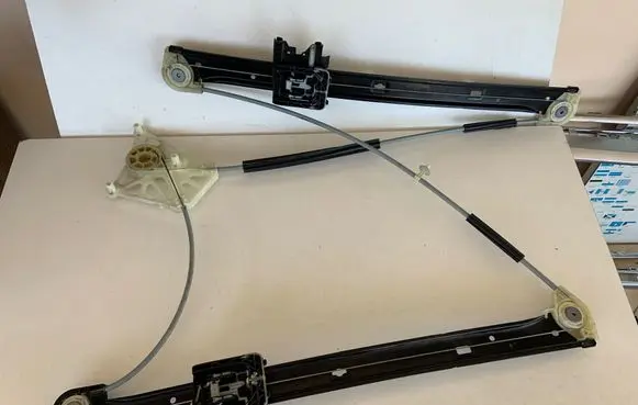 Audi Q7 4M Front window lifting mechanism without motor 4M0837462A