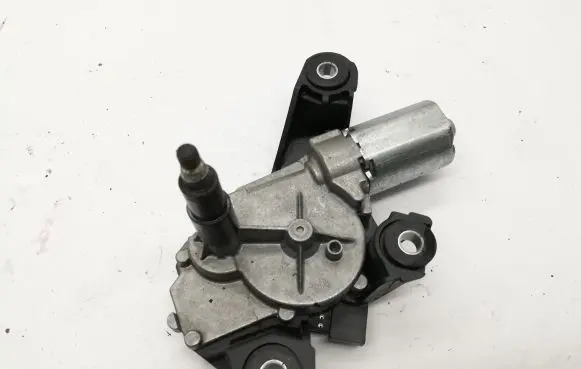 Nissan Qashqai Rear window wiper motor 0390201820