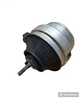 Engine mount bracket