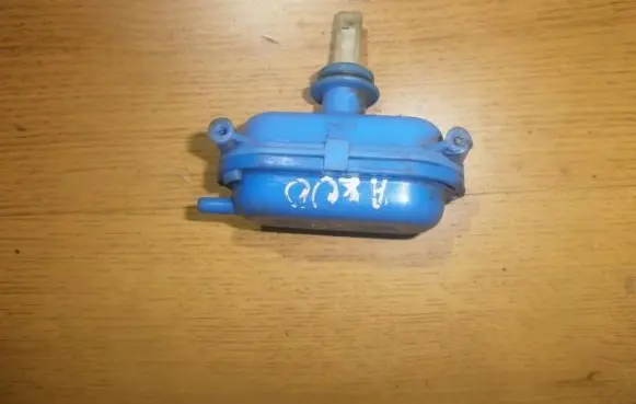 Volkswagen Golf II Central locking vacuum pump 443862153b