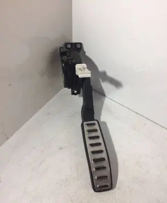 Porsche Cayenne (9PA) Accelerator throttle pedal 7L0723507A