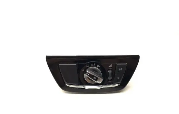 BMW 5 G30 G31 Light switch 6841879 3054967930707